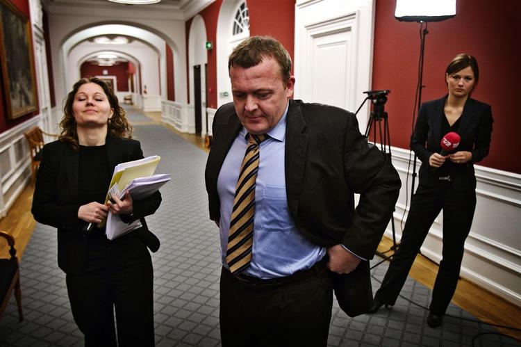 Lars Løkke undsiges nu også af de borgerlige regeringsstøtter på grund af bilagssagen. Arkivfoto. 