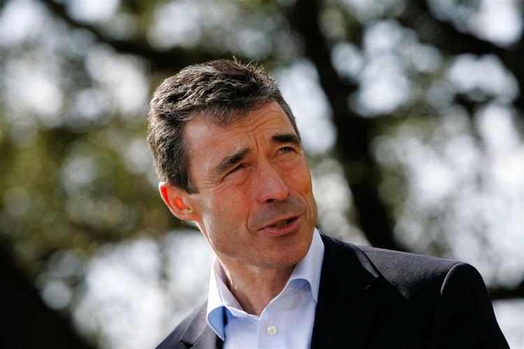 Anders Fogh henviser til, at den daværende SR-regering allerede i 2001 indgik en aftale med USA om fri overflyvning af det danske luftrum i kampen mod terror. 