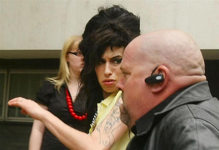Amy Winehouse ankom tidligere i dag til en afhøring på en politistation i London. 