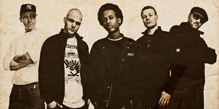 Den nye danske  supergruppe Majors imponerer med  deres detaljerige debutalbum med  samplede lyd-kollager og en smukt  tegnet booklet af Daniel Fruelund  til at fuldende detektivstemningen. Foto: http://www.myspace.com/majorsdk. 