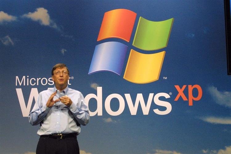 Den 30. juni er det slut med styresystemet Windows XP. Microsoft har indtil videre afvist at forlænge levetiden yderligere. Her er Bill Gates ved lanceringen i sin tid af systemet. 