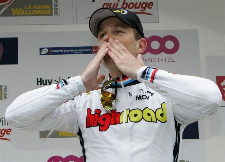 Luxembourgs Kim Kirchen fra det nye High Road team får tildelt en Tour-sejr fra sidste år. Her ses han efter sejr i Fleche Wallone i år. Arkivfoto. 