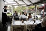 Restaurant Balkonen i Tivoli er blevet shinet op til sæsonen og fremstår  nu lysere og mere moderne. Nabokigget er dog det gode gamle – og det findes ikke bedre med det rigtige band til  Fredagsrock på Plænen. 