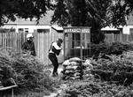 En af bombemandens bomber blev opdaget, inden den gik af. Boksen blev pakket ind i sandsække og halmballer,inden bomben blev demonteret. 