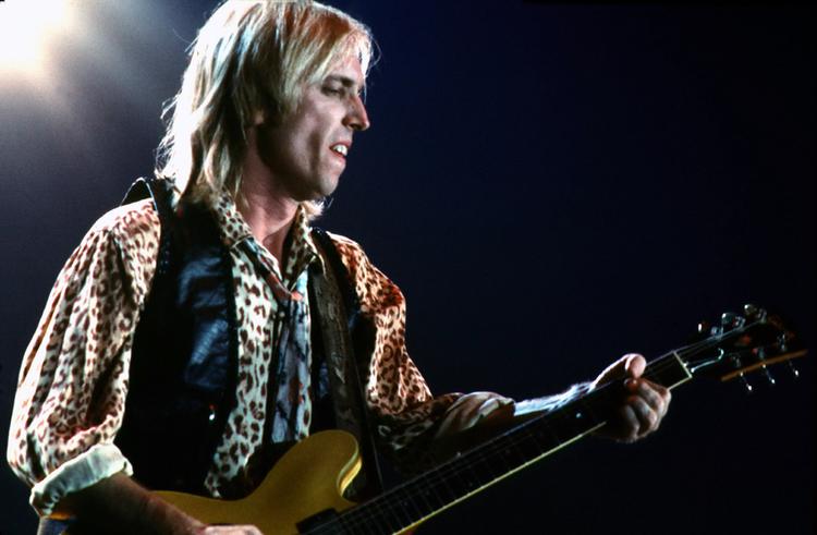 Tom Petty udlever sin hang til Byrds med Mudcrutch. 