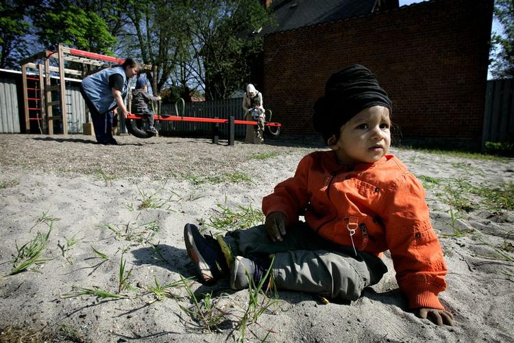 Ikke alle asylbørn - som Sehajneet her - får gratis lægebehandling, selv om de har ret til det. Arkivfoto. 