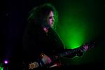 The Cure udgiver nye singler hver måned frem til september. Billedet er fra en koncert i Madrid den 6. marts i år. 