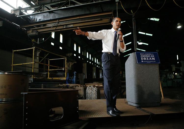 Senator Barack Obama taler ved vælgermøde på Munster Steel Company i Munster, Indiana. 