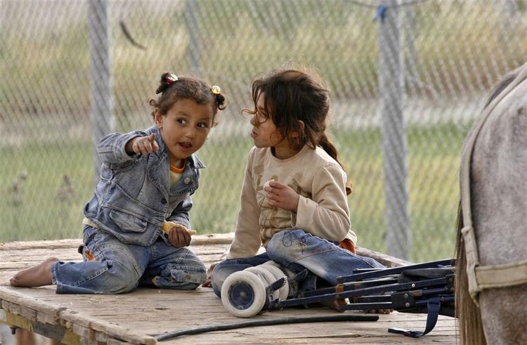 To børn i Gaza, nu holder FN op med at køre fødevarer ind til de 1,5 millioner beboere i den smalle strimmel land. 