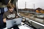 Over otte milliarder kroner har teleselskaberne investeret i at skaffe mobilt bredbånd til forbrugerne. (Arkivfoto) 