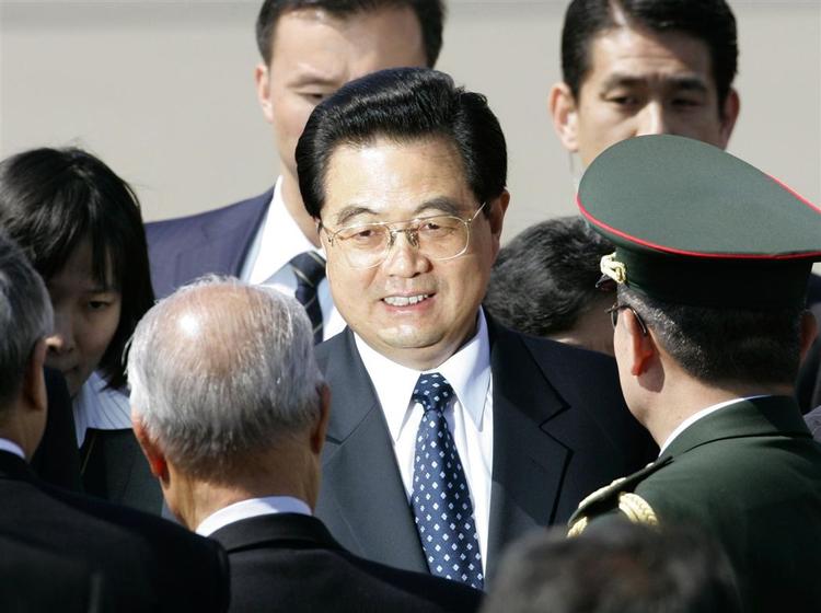 Kinas præsident, Hu Jintao ankommer til Japan. 