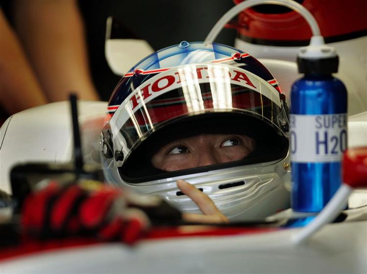 Takuma Sato fra Formel 1-holdet Super Aguri, får ikke flere løb i år, da holdet trækker sig. Arkivfoto. 