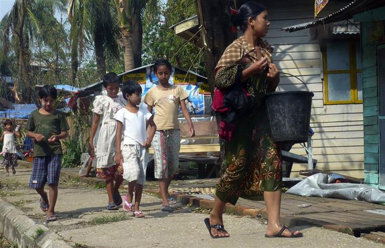Op mod en million har mistet deres hjem i Myanmar. Nu kan du hjælpe. 