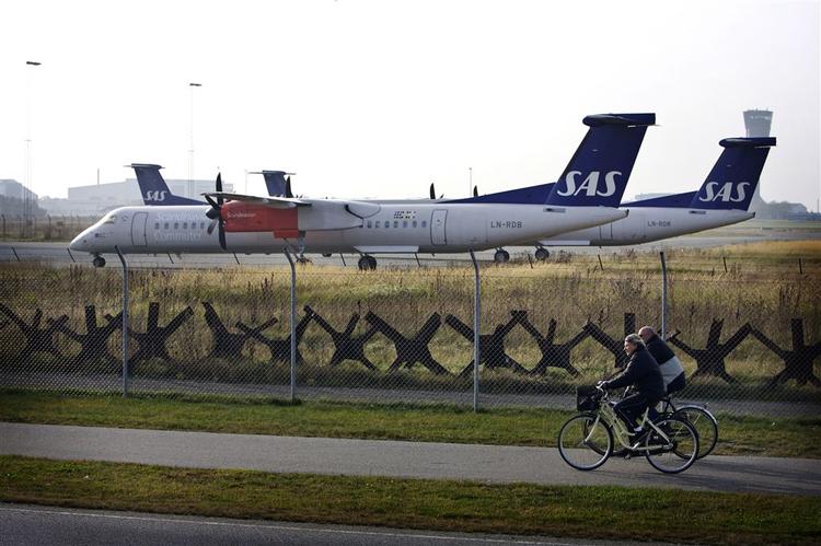 Fly til salg, men hvem vil købe? SAS har svært ved at komme af med sin DASh-fly. 