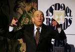 Ehud Olmert nægter at have modtaget penge ureglementeret. 