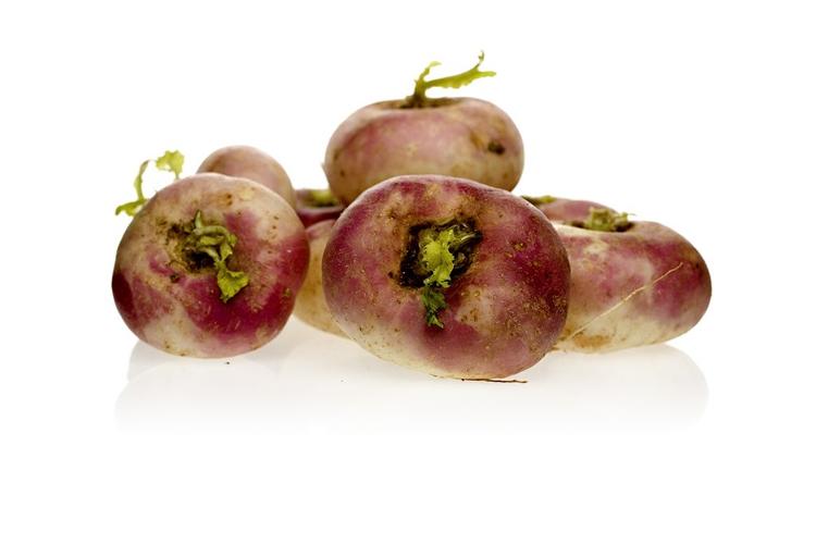 Majroen har kun brug for 45 dage til at udvikle sprødhed og smag. Lige nu smager den godt revet til råkost, og den er smækfyldt med C-vitamin. 