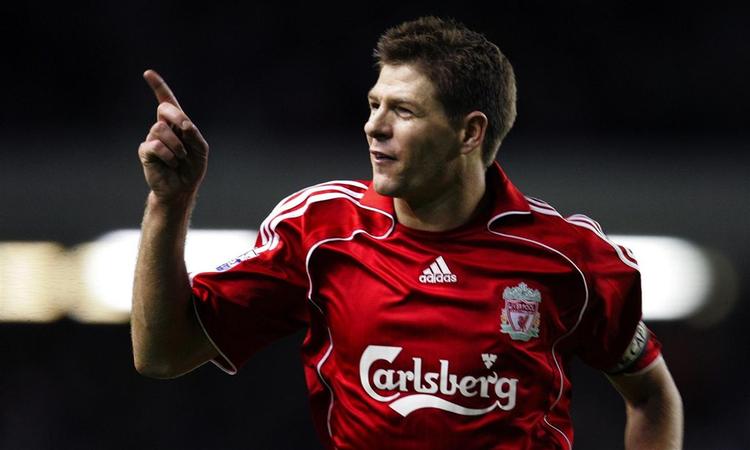 Steven Gerrard og Liverpool giver Inter fingeren. End ikke et beløb mellem 250 og 300 millioner kroner kan lokke Gerrard fra Anfield. 
