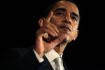 Barack Obama har nået en milepæl i den amerikanske valgkamp, efter han for første gang har flere superdelegerede end rivalen Hillary Clinton. 