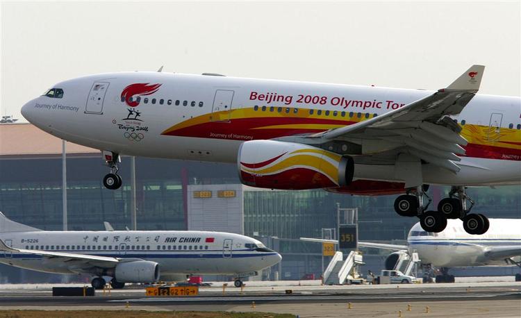 Kina vil udvikle sine egne langdistancefly til den hurtigtvoksende passagertrafik i landet. 