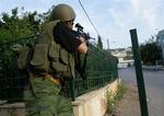Kampene omkring Beirut mellem regeringstro styrker og Hizbollah-militser fortsætter. 