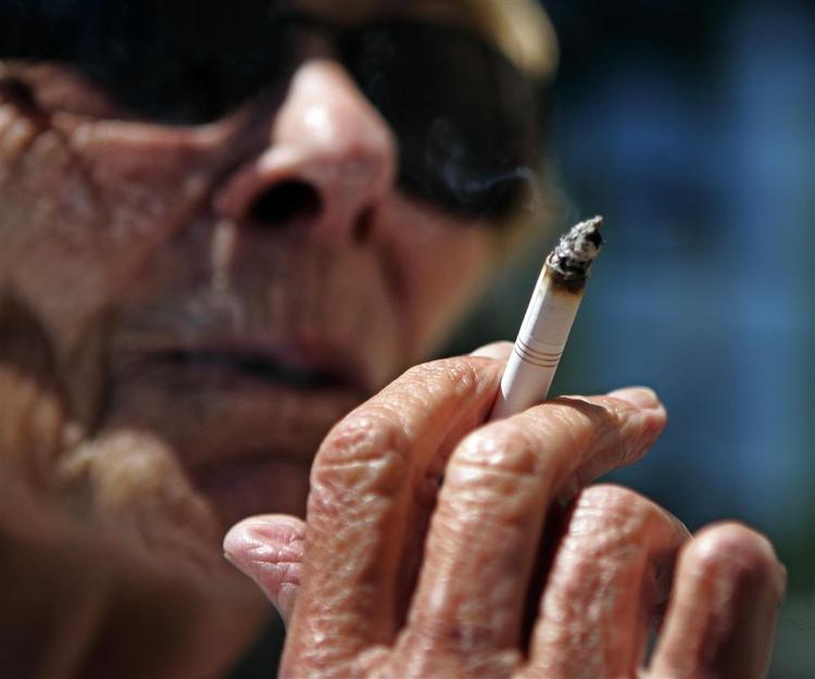 Lidt rynker er udmærket, hvis du vil ryge i Japan. Har du derimod babyface, kan det vise sig vanskeligt at anskaffe sig nogle cigaretter. Hvis firmaet Fujitaka Co får sin vilje. 