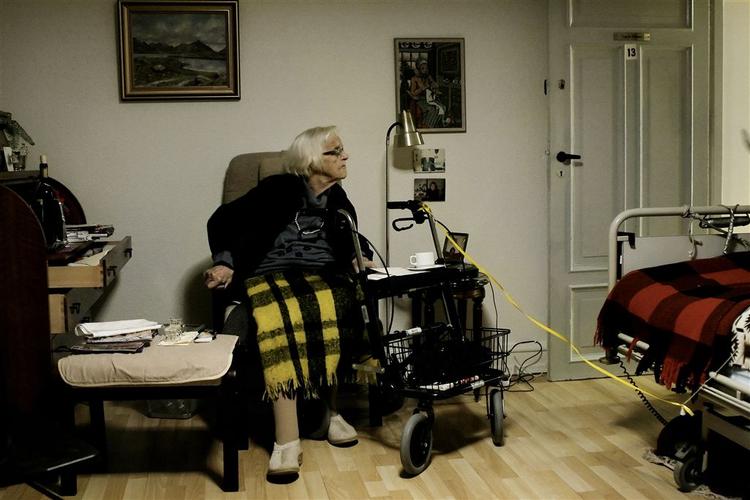 På plejehjemmet 'Lotte' på Frederiksberg - hvor dette billede er taget - lever beboerne længere end på andre plejehjem. Det skyldes maden fra eget køkken, mener forstanderen. 