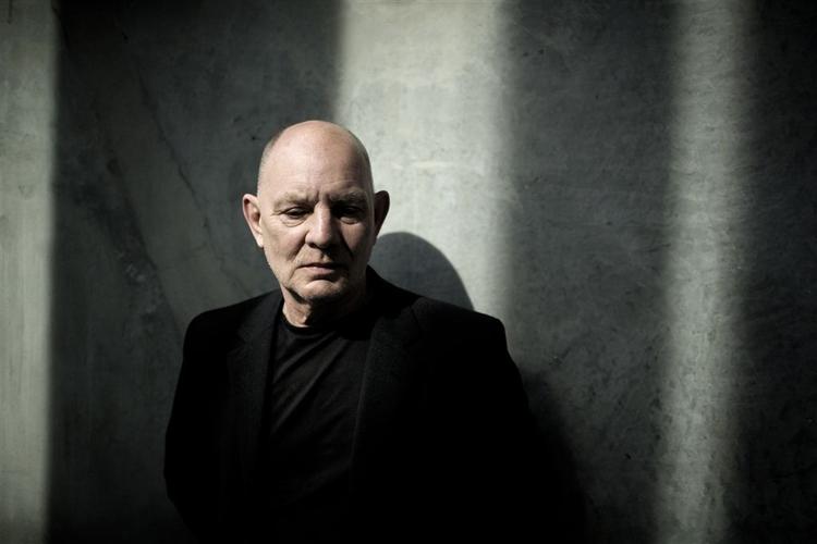 Lars Norén vender tilbage til Betty Nansen, som dramatiker med stykket 'In Memoriam'. 