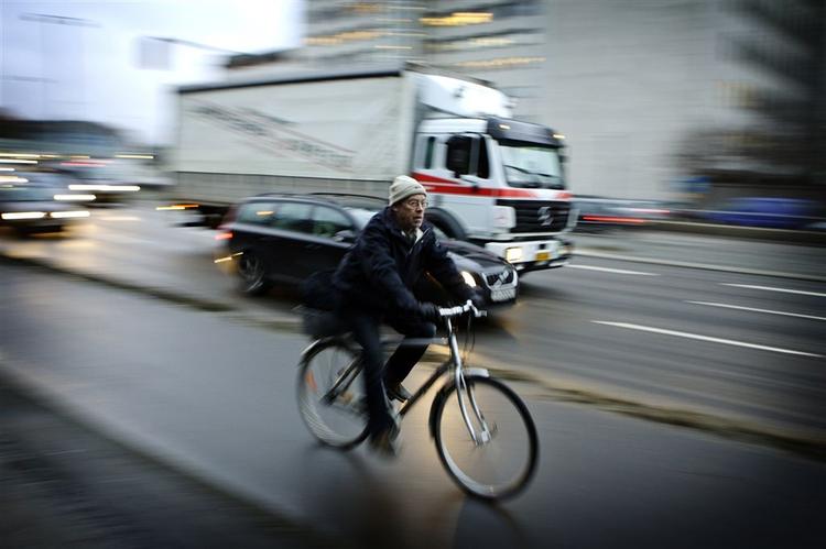 Partikelforureningen fra trafikken i byerne øger risikoen for at få blodpropper i benene, viser ny undersøgelse. 