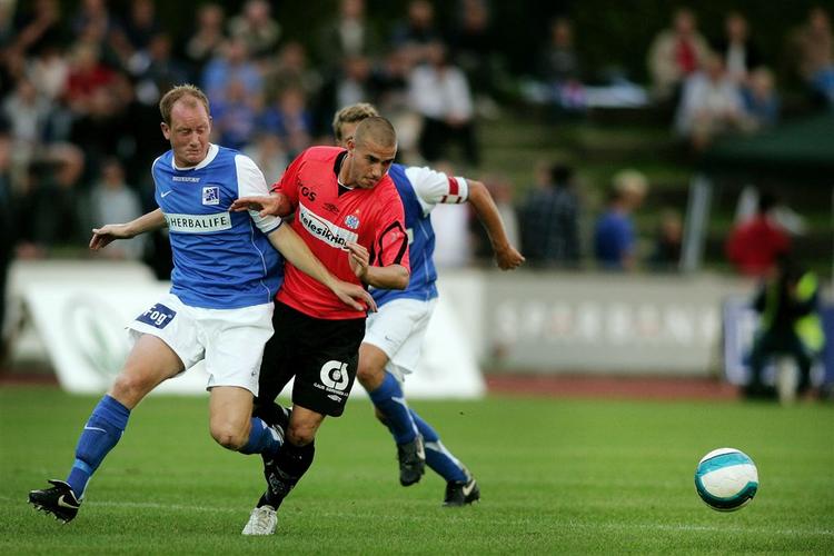 Esbjergs Martin Vingaard (i midten) kan få debut på fodboldlandsholdet mod Holland eller Polen. 