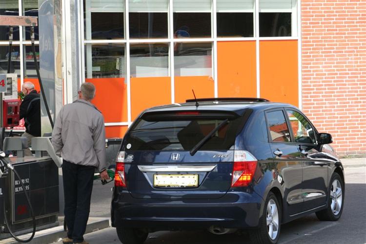 Diesel kommer i dag op på rekordhøjt niveau, men det kan stadig være billigst at vælge dieselbil i stedet for benzin. 