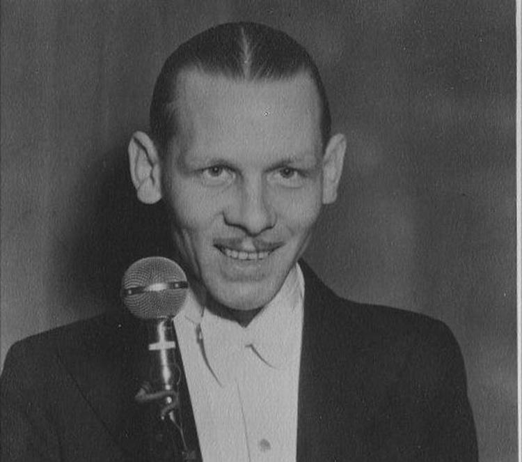 Den fjerde udgivelse af Leo Mathisens indspilninger omfatter perioden november 1941 til april 1942. 