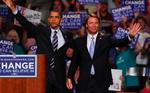 Barack Obama og John Edwards ved gårsdagens valgmøde i Michigan. 