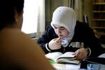 Zeynep Güzel er muslim og læser jura. Hun overvejer at blive dommer,men det kan blive et problem, efter at regeringen har fremsat et forslag, som skal forbyde dommere at bære tørklæde. 