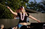 I år kan gæsterne på Roskilde Festival fornøje sig med at sende sms-hilsner via storskærm. 