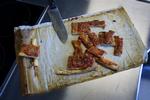 Pizzadej rullet ud og fyldt med en ens pizzasovs. Et testpanel af smagere dømte 'kedelig konsistens' til flere hurtigblandede pizzadeje. 