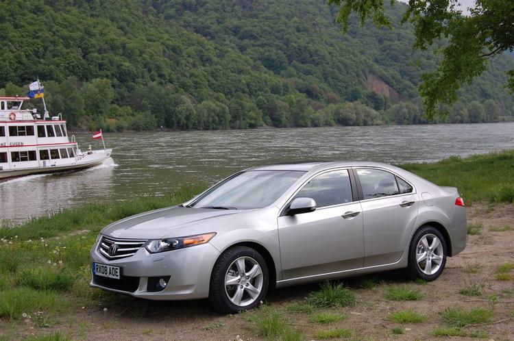 Premiereklar. Den nye Honda Accord kommer til Danmark i løbet af sommeren. Der er ikke de voldsomme ændringer i forhold til den nuværende model, men alt er blevet finpudset.  Foto: Allan Graubæk 