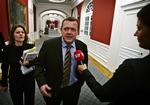 Finansministerens kommunikationschef siger, at hun har lavet en fejl. 