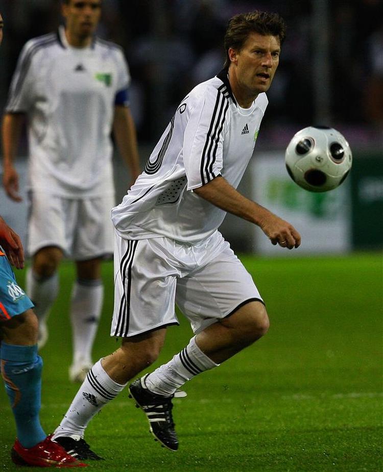 Michael Laudrup ses her under en velgørenhedskamp i Schweiz 21. april i år. Arkivfoto. 