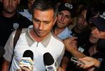 Jose Mourinho regner med at have nyt job inden for en måned. Arkivfoto. 
