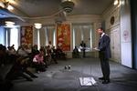 »Jeg har fuld tillid til Lars Løkke Rasmussen som finansminister. Han er en meget dygtig politiker, som har haft ansvaret for meget betydelige politiske reformer«, siger Fogh. 