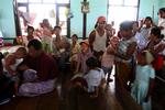 En gruppe hjemløst i udkanten af Yangon. 