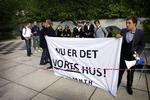 VU'ere fra Københavns havde bedyret, at de ville besætte det kommende ungdomshus på Dortheasvej. Met af alt var der tale om en stille happening. 