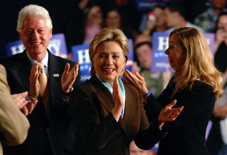Clintons sejr forventes ikke at bringe hende tættere på Det Hvide Hus. 