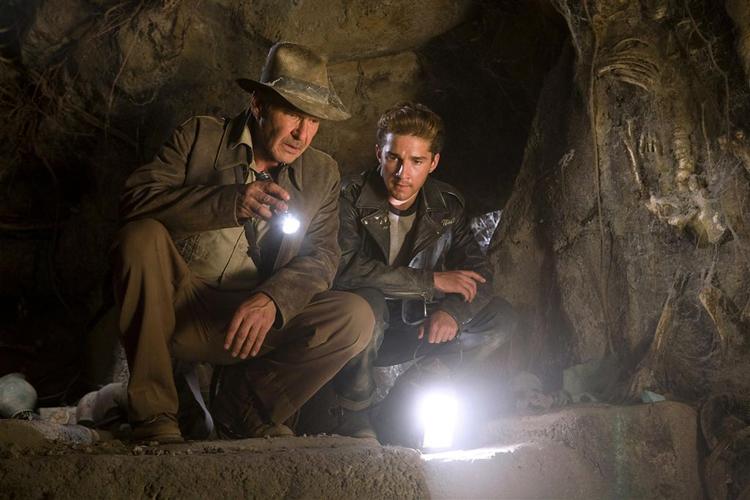 Harrison Ford som Indiana Jones og Shia LaBeouf i en scene fra den ny Indiana Jones film. 