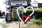 Der ryddes op i Møgeltønder dagen efter det kongelige bryllup. Slotsgaden ligner dog allerede sig selv. 