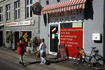 På Åboulevarden 34 ligger Polonus supermarked, hvor man kan få stillet sin sult efter charcuteri af polsk bisonokse eller salte agurker fra Krakow. 