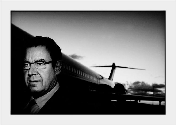 Poul Nyrup tog et fly væk fra Danmark, men blev ved med at arbejde hårdt som politiker. Arkivfoto. 