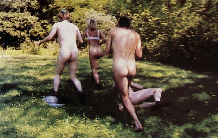 Scenebillede fra Lars von Triers Dogmefilm 'Idioterne'. 