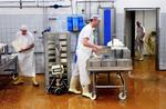 Mejerierne trues nu med boykot og blokade af mælkeproducenterne, hvis de sætter afregningspriserne ned. 