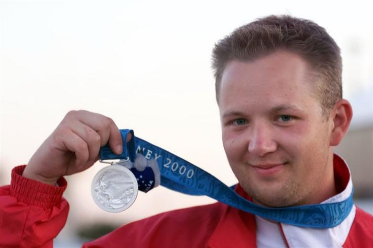 Torben Grimmel anno 2000, da han lå ned og vandt sin OL-sølvmedalje i 50 meter riffelskydning. 